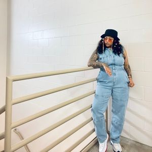 THE ESSENTIAL DENIM SLEEVELESS HIGH WAISTED COVERALL